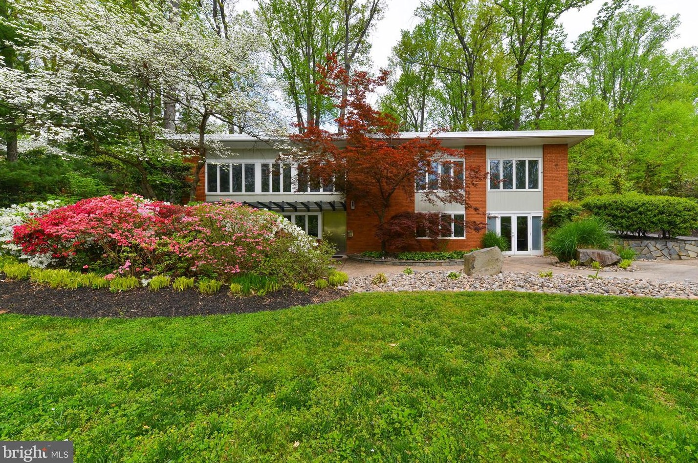 6420 Crosswoods Dr, Falls Church, VA 22044