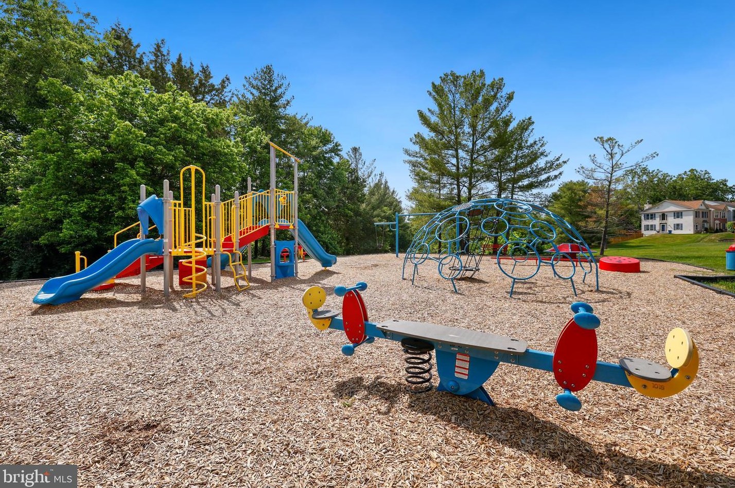 14808 Windrift Ct, Centreville VA  20120-1372 exterior