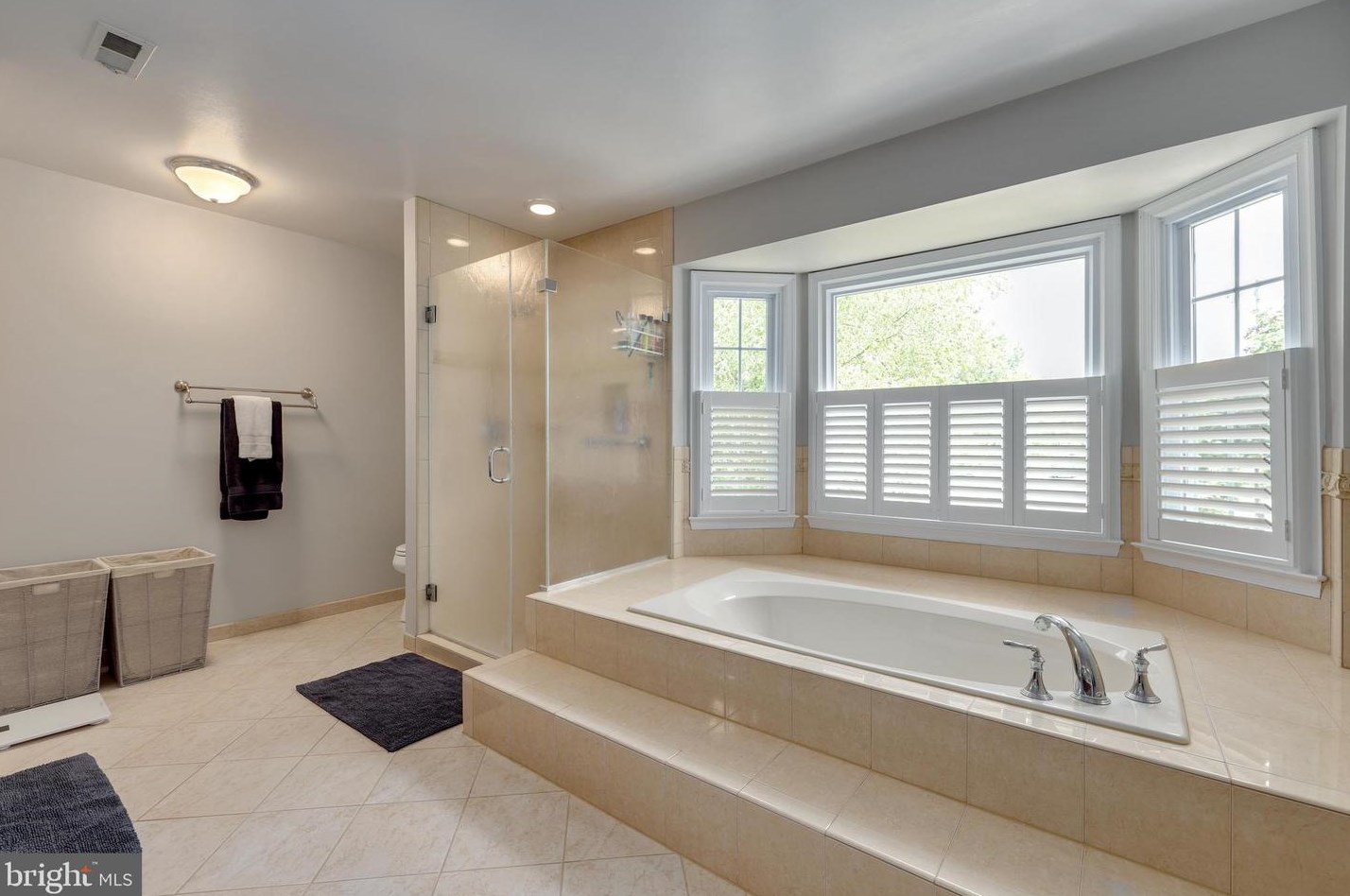 14808 Windrift Ct, Centreville VA  20120-1372 exterior