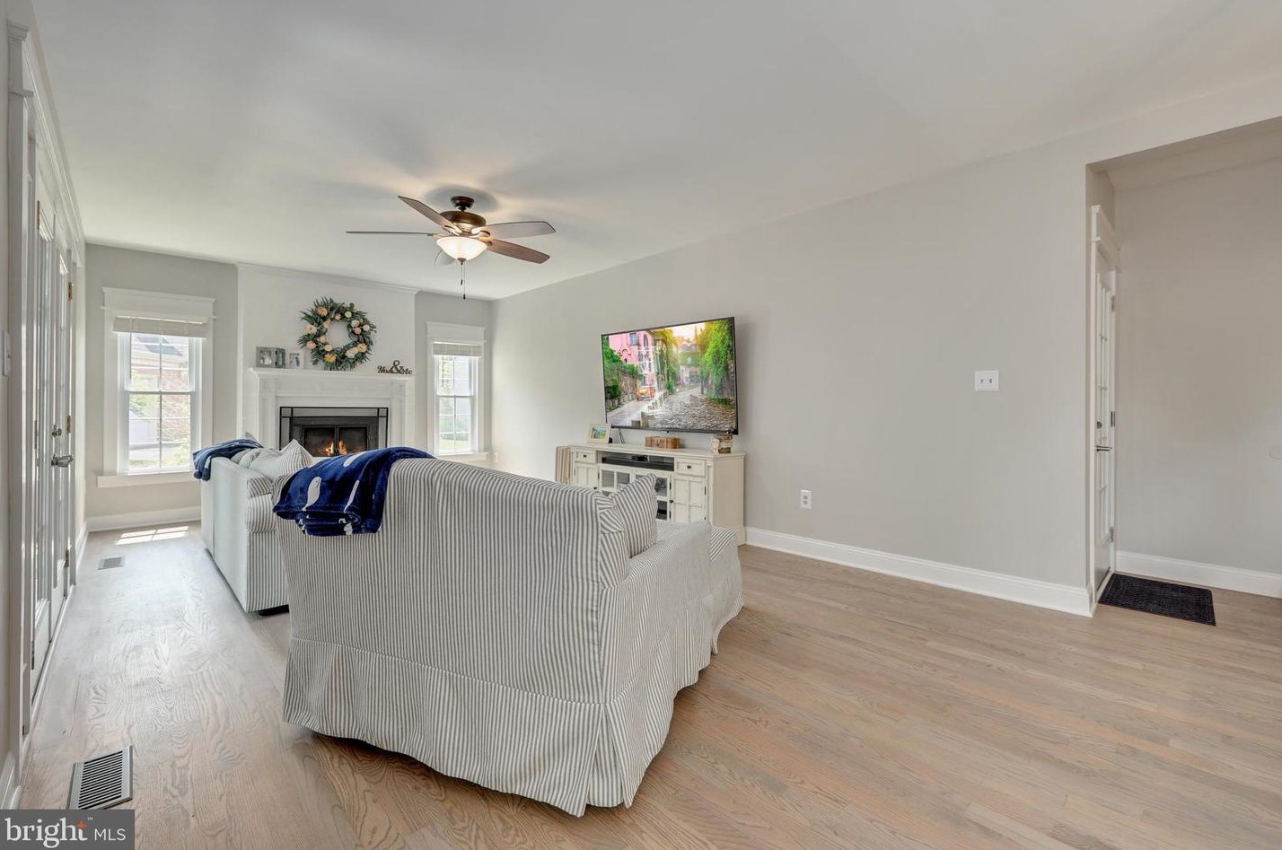 14808 Windrift Ct, Centreville VA  20120-1372 exterior