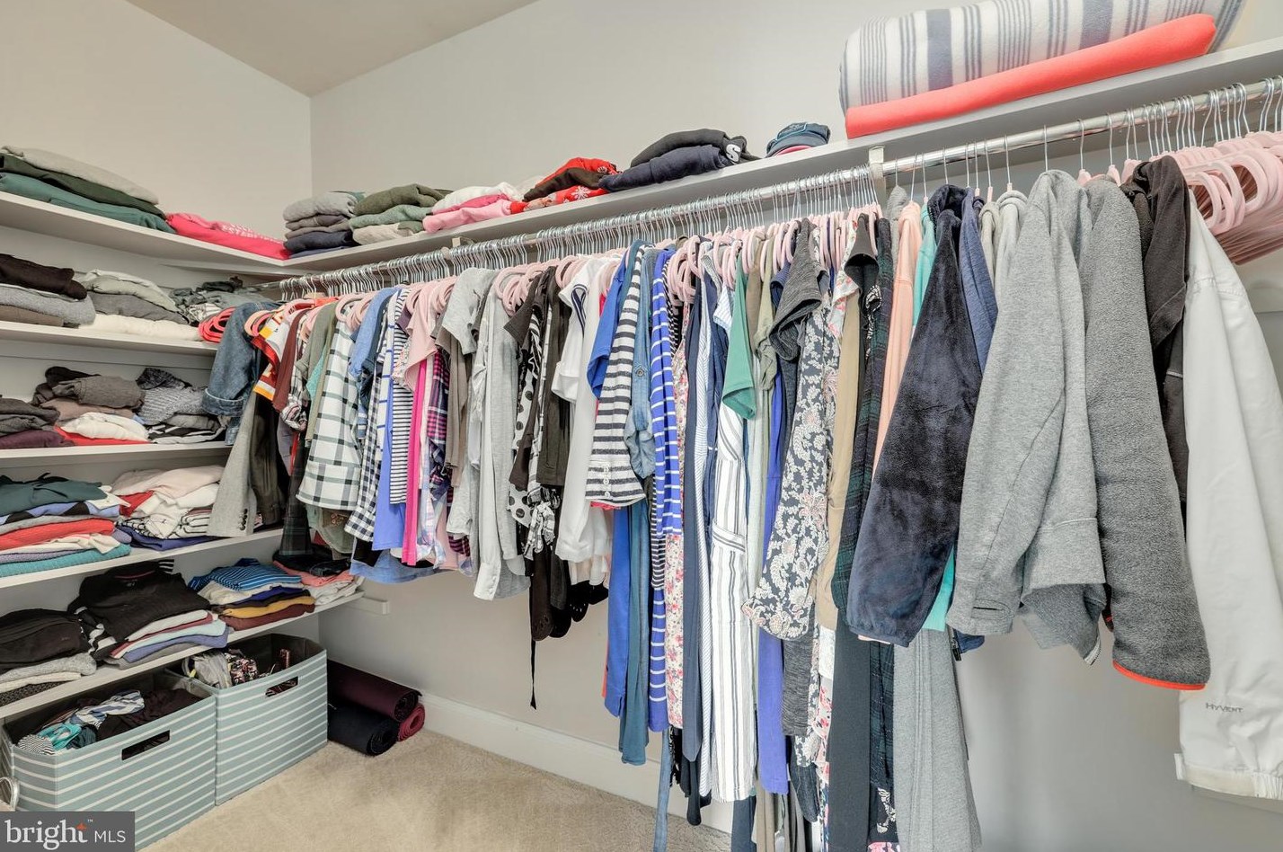 14808 Windrift Ct, Centreville VA  20120-1372 exterior