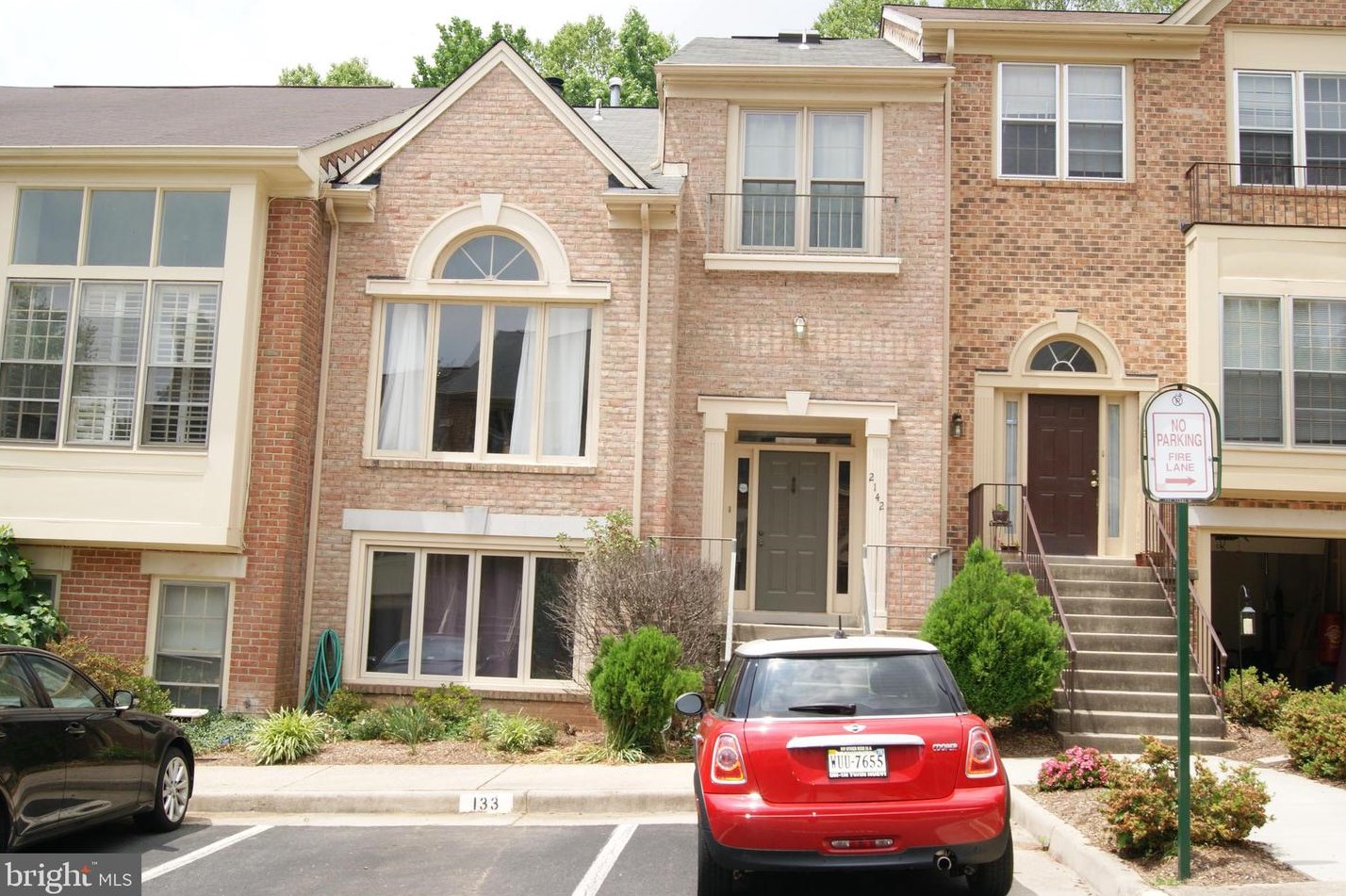2142 Kings Garden Way, Falls Church, VA 22043