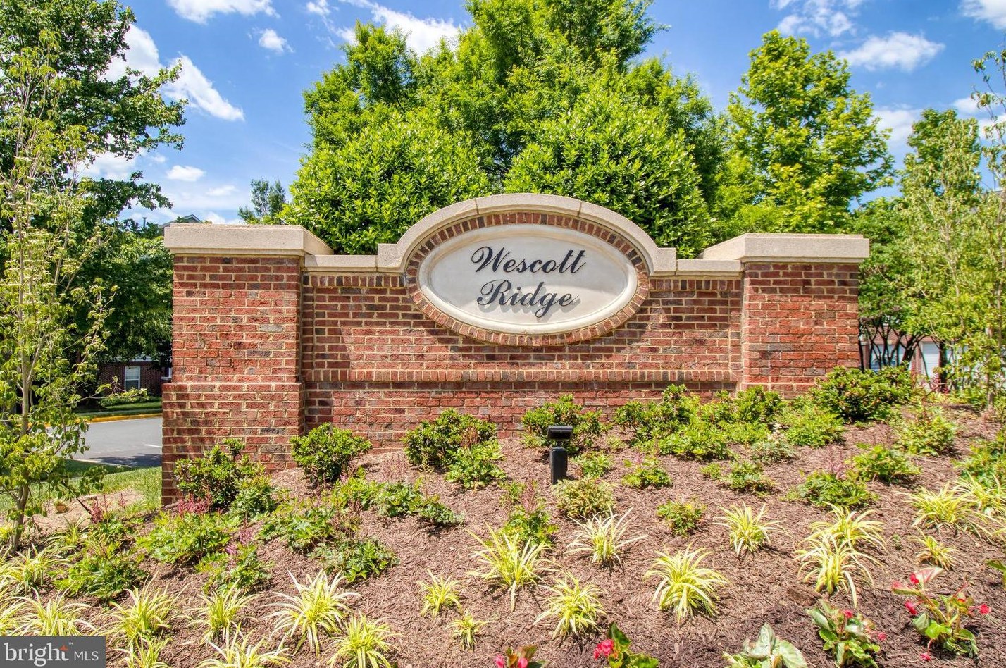 11506 Sperrin Cir, Fairfax, VA 22030-8501