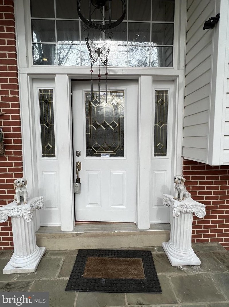 2412 Carey Ln, Vienna VA  22181-5443 exterior