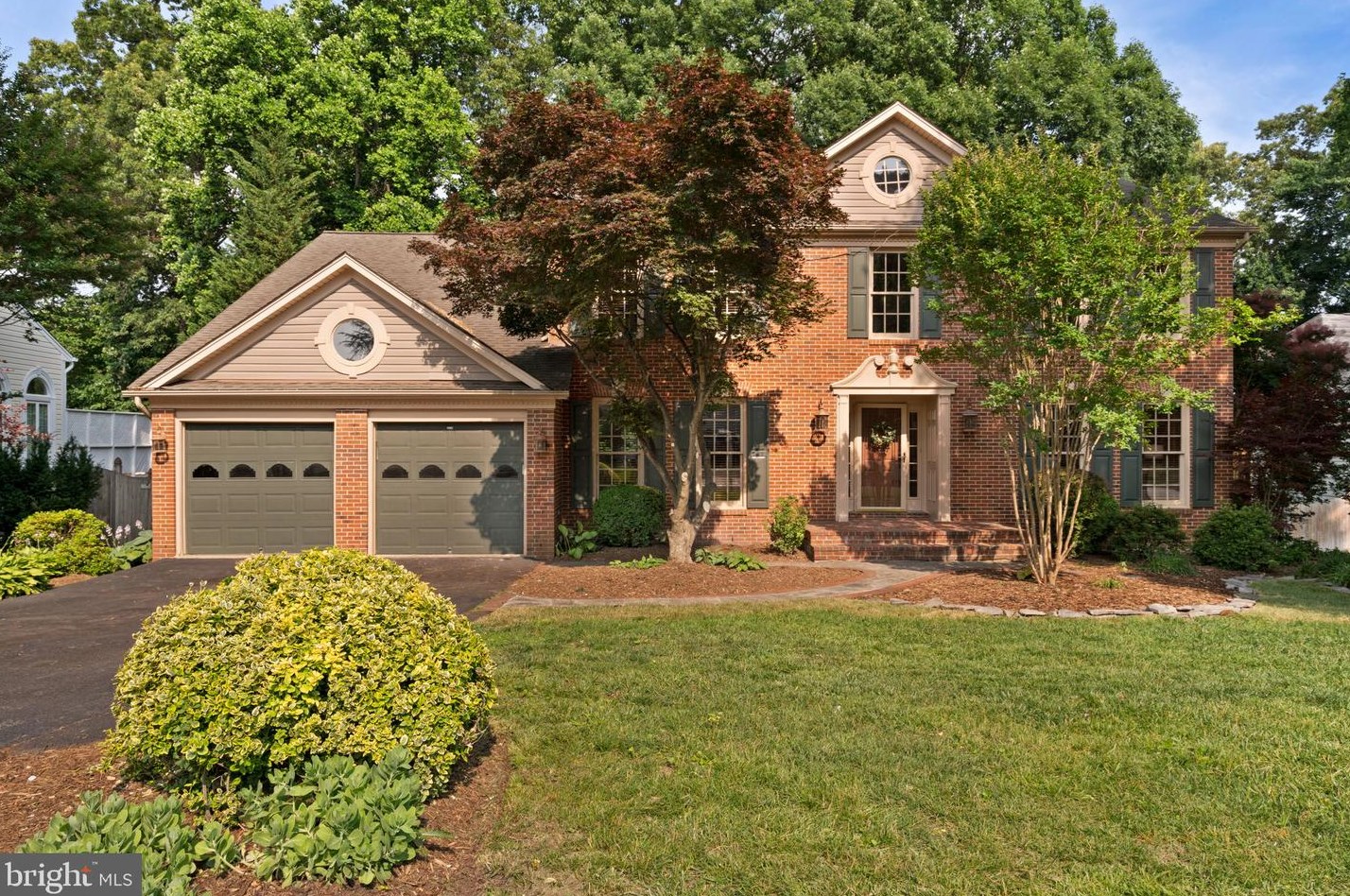 4713 Lewis Woods Ct, Fairfax, VA 20151-2539