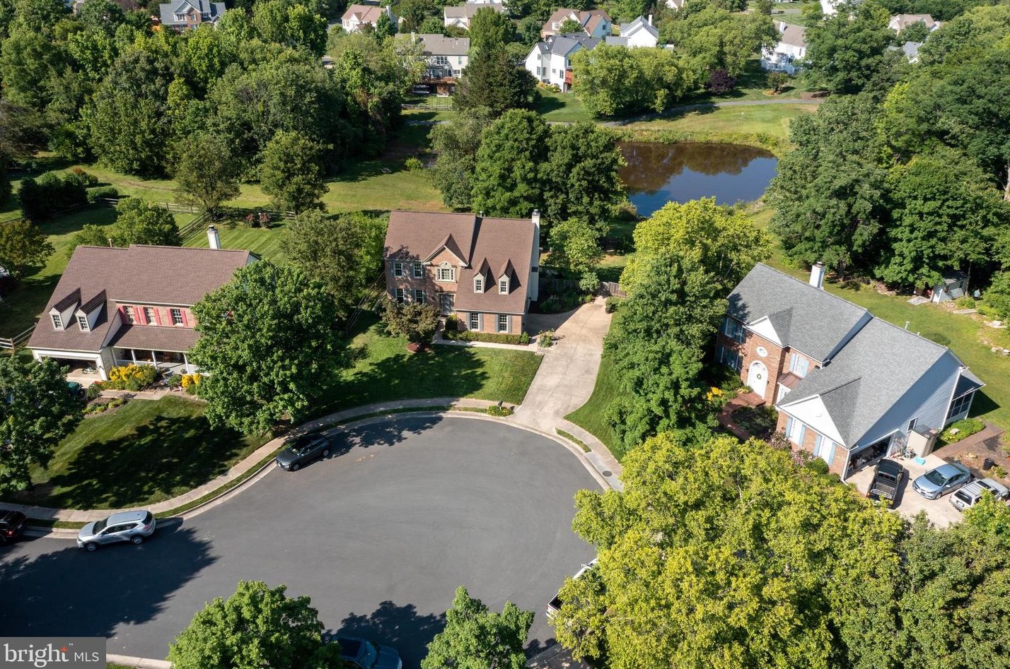 8309 Richlawn Ter, Fairfax, VA 22039-3221