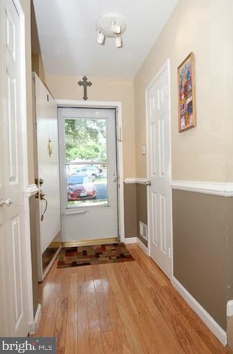 7928 Spring Forest Ct, Springfield, VA 22152
