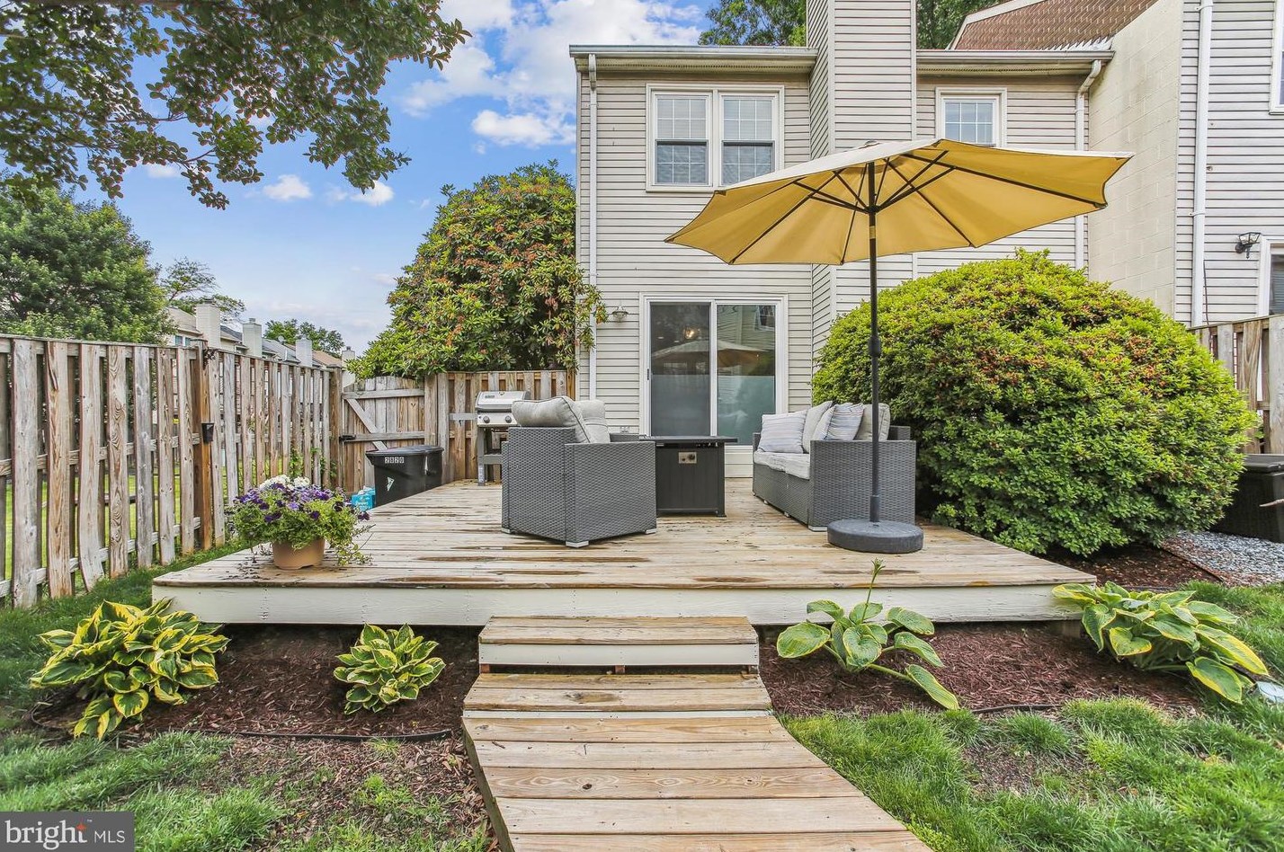 2820 Andiron Ln, Vienna VA 22180-7001 exterior