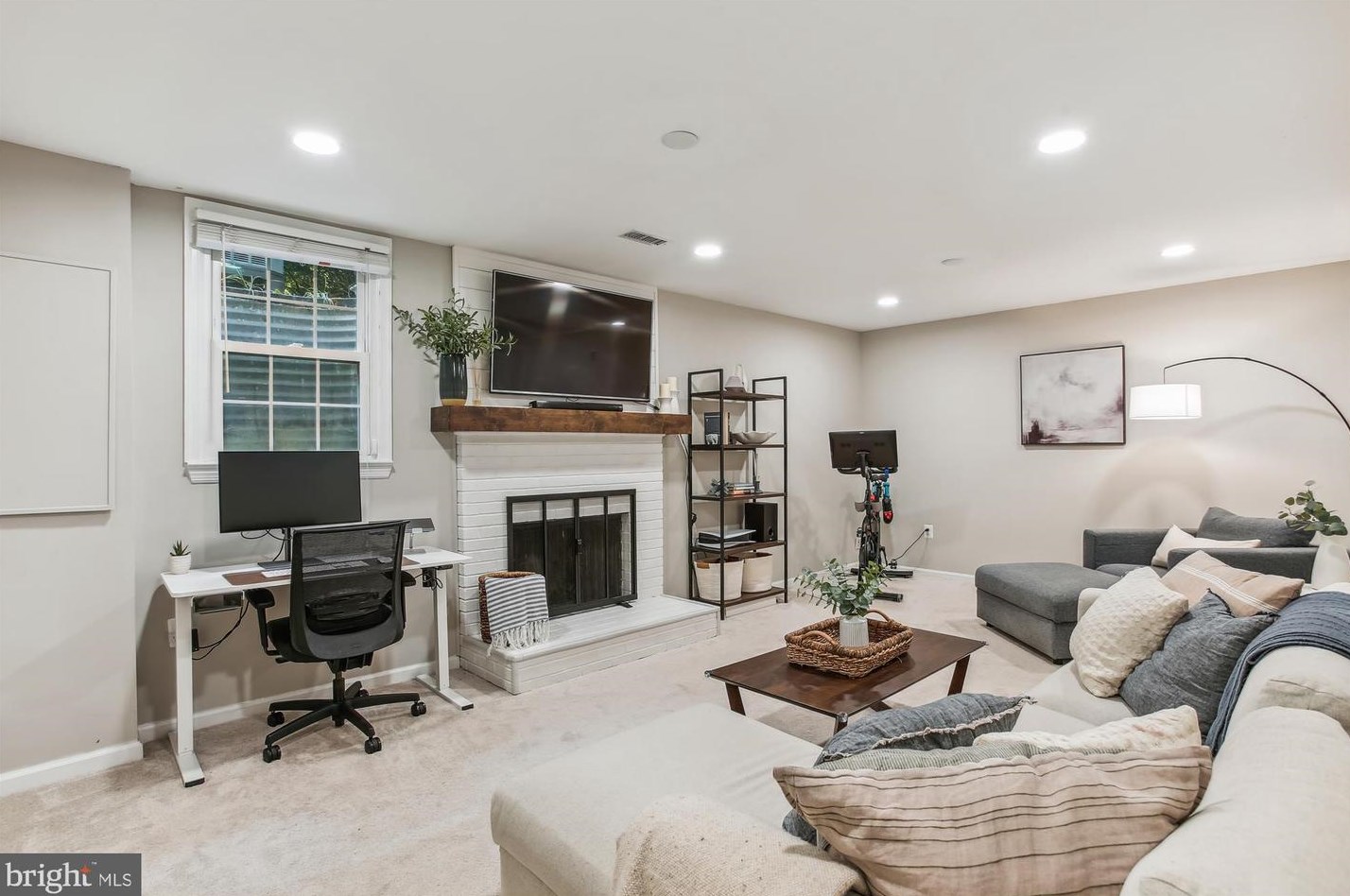 2820 Andiron Ln, Vienna VA 22180-7001 exterior