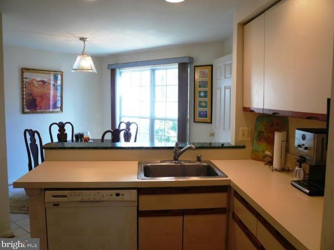 1516 Deer Point Way, Herndon, VA 20194