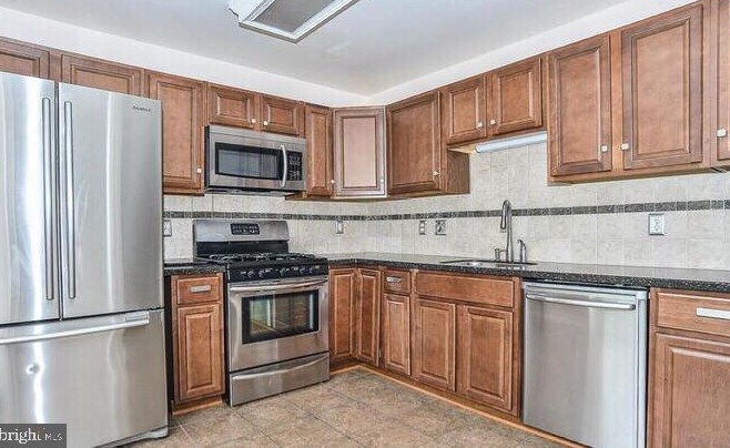 9238 Cardinal Forest Ln #302, Lorton, VA 22079