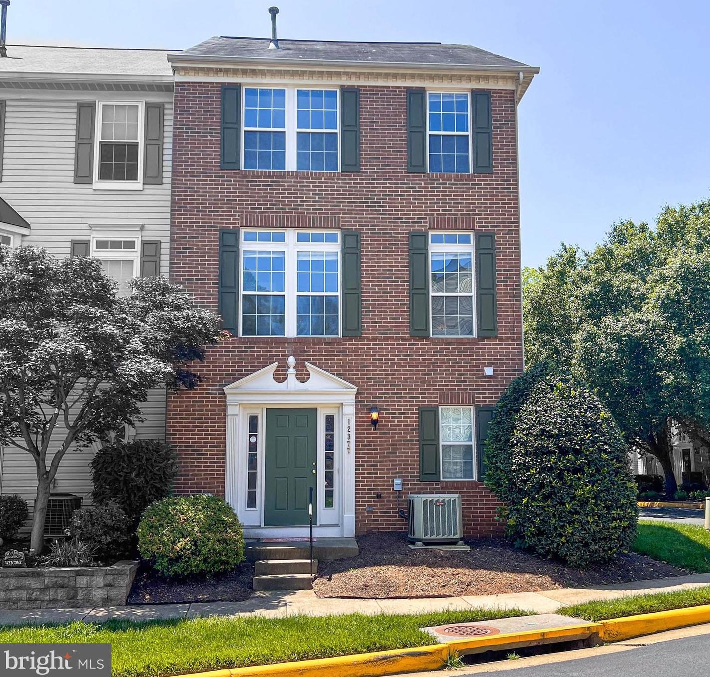 12377 Cedar Lakes Dr, Fairfax, VA 22033-4261