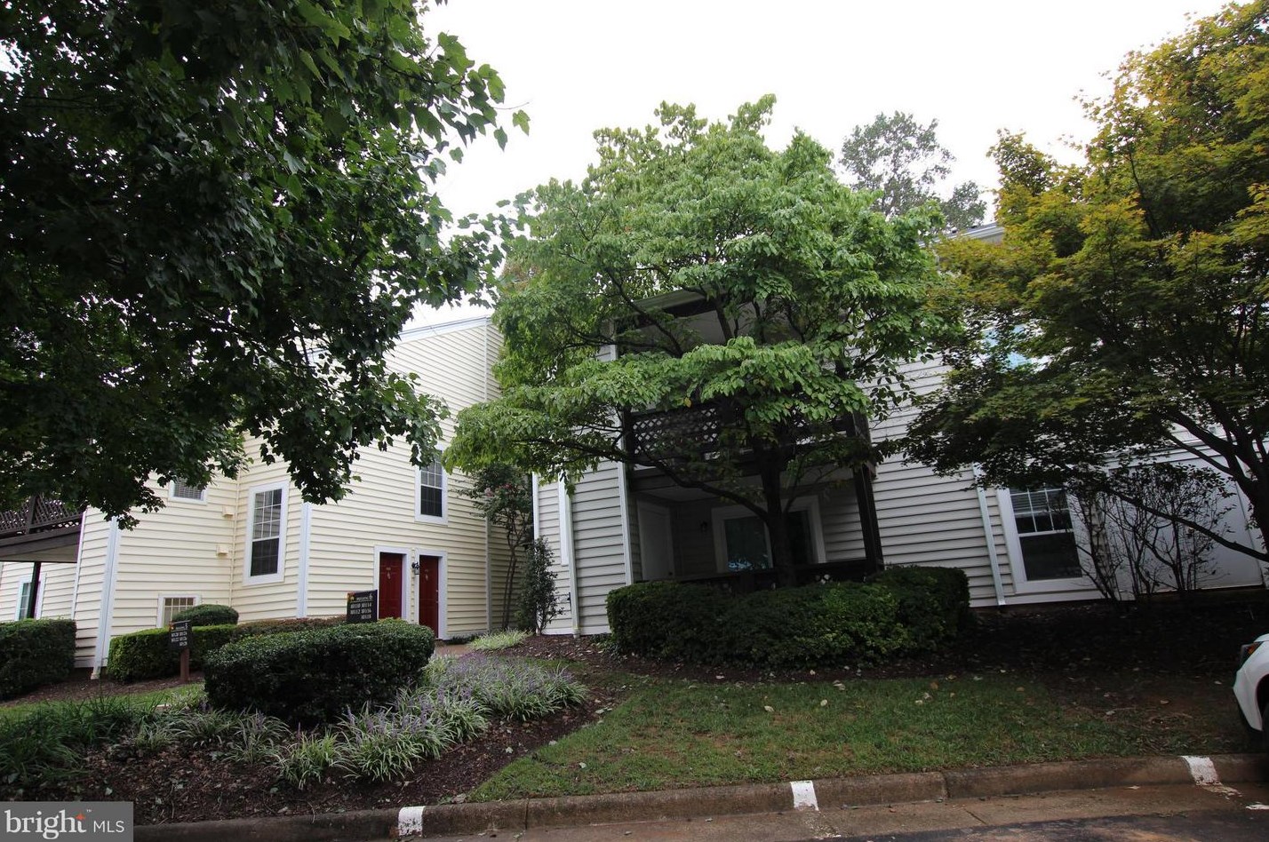 10112 Oakton Terrace Rd #10112, Vienna, VA 22124