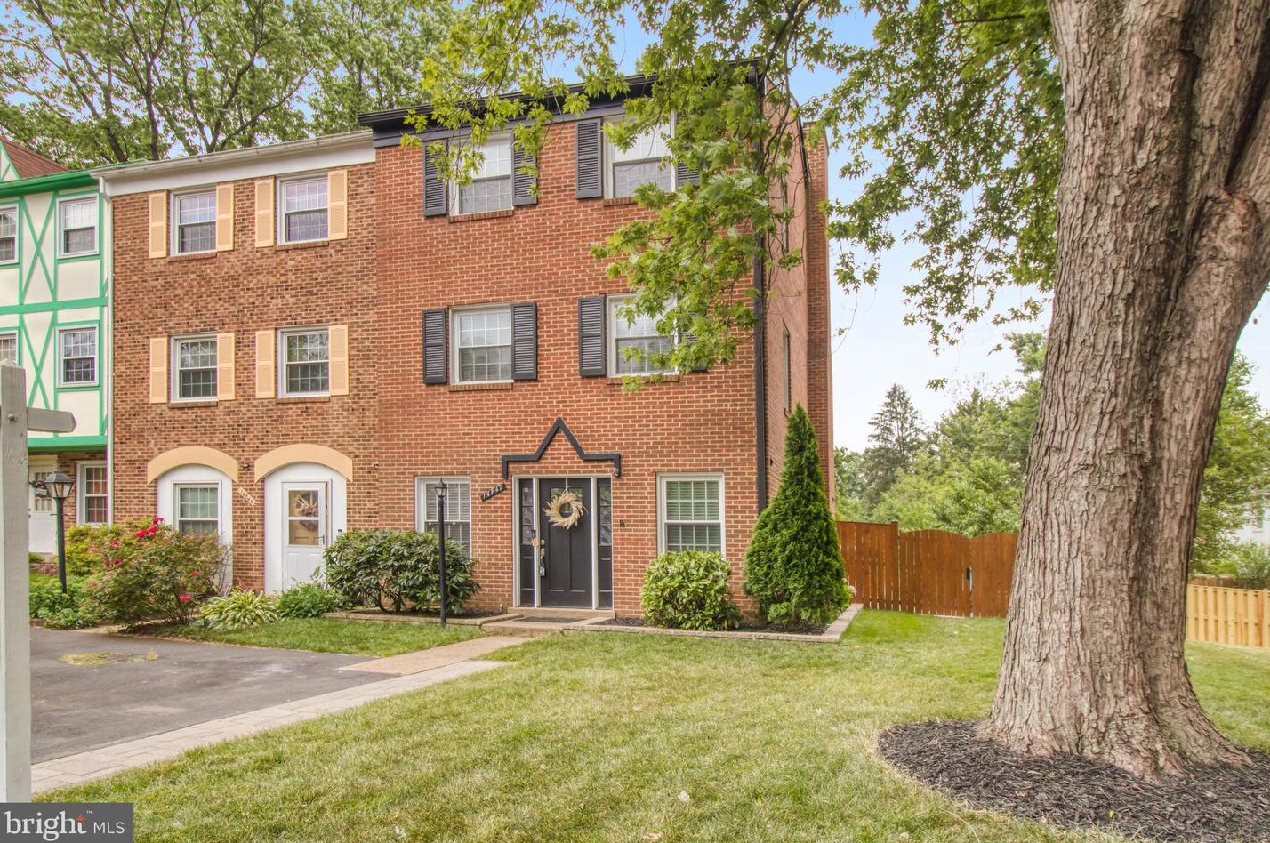 14847 Leicester Ct, Centreville, VA 20120