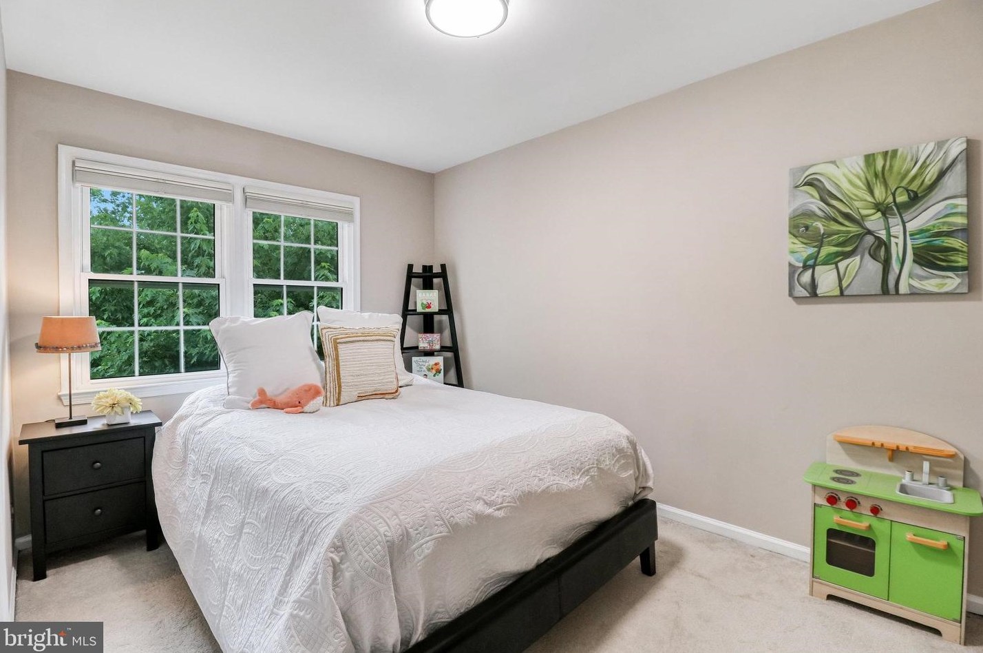 2821 Knollside Ln, Vienna VA 22180-7002 exterior