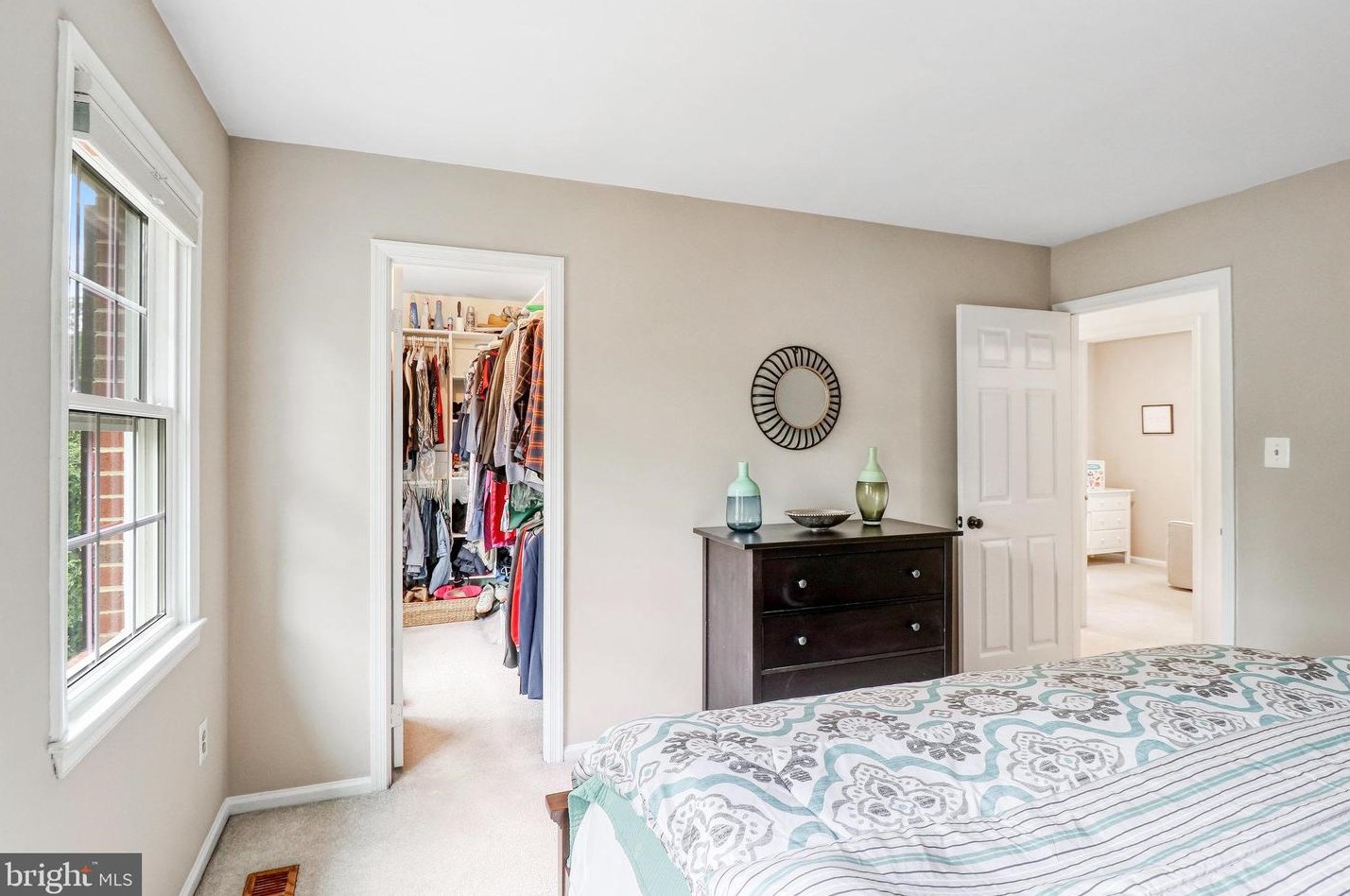 2821 Knollside Ln, Vienna VA 22180-7002 exterior