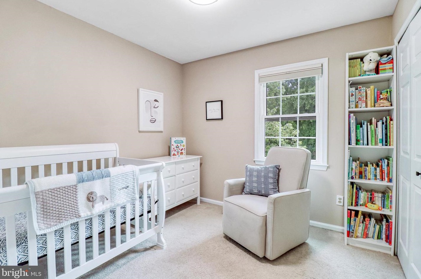 2821 Knollside Ln, Vienna VA 22180-7002 exterior