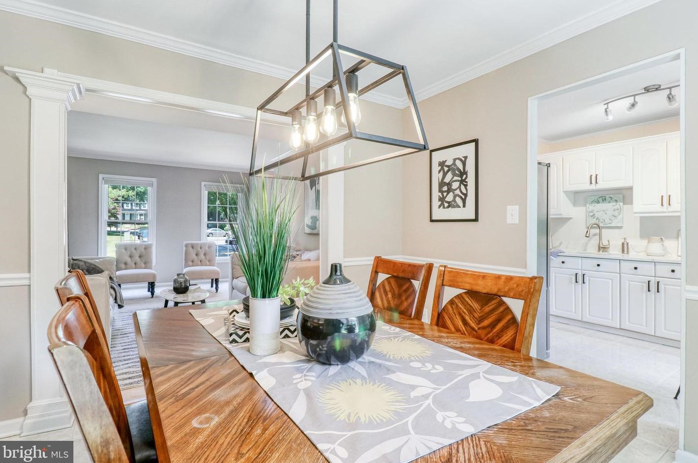 2821 Knollside Ln, Vienna VA 22180-7002 exterior