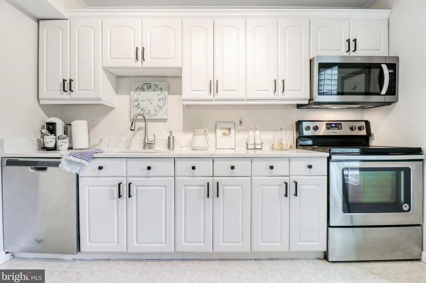 2821 Knollside Ln, Vienna VA 22180-7002 exterior