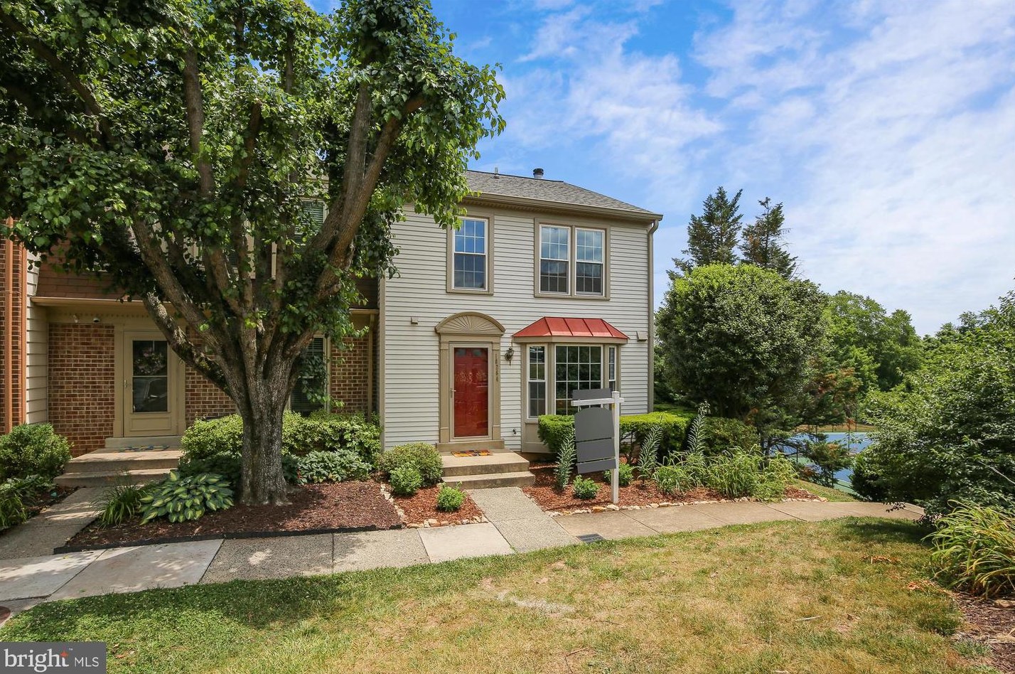 10264 Colony Park Dr, Fairfax, VA 22032-3237
