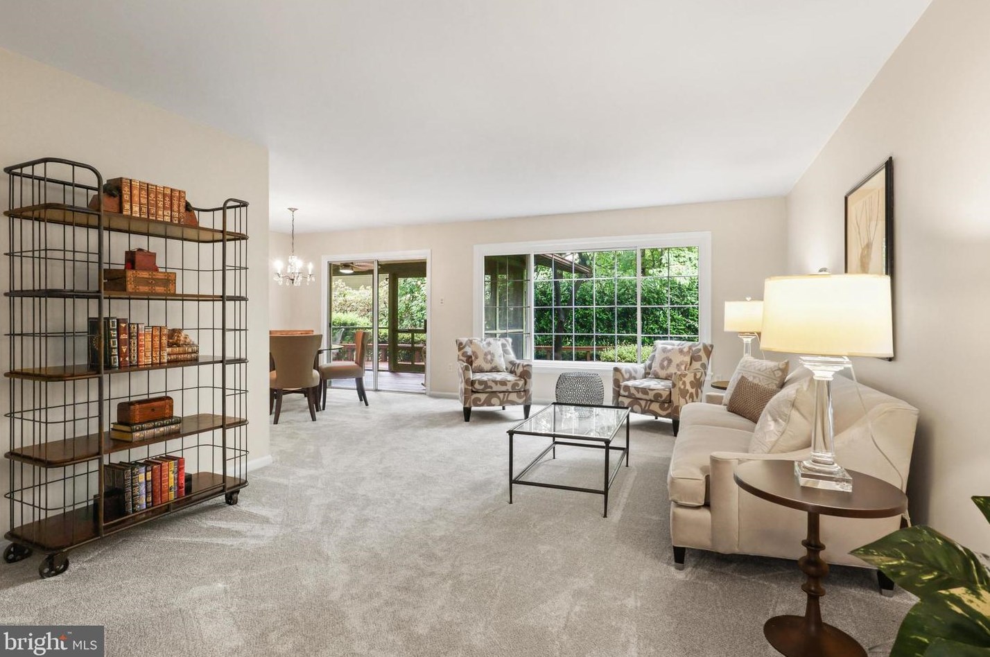 9205 Shari Dr, Fairfax, VA 22032-1381