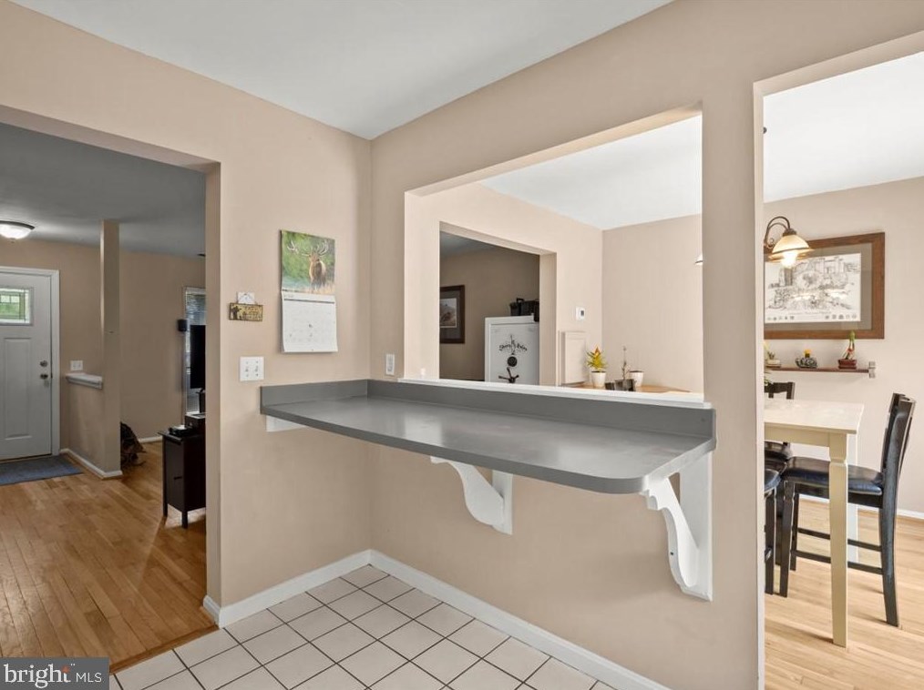 6321 Prince Way, Centreville VA  20120-1850 exterior