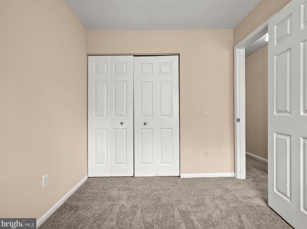 6321 Prince Way, Centreville VA  20120-1850 exterior