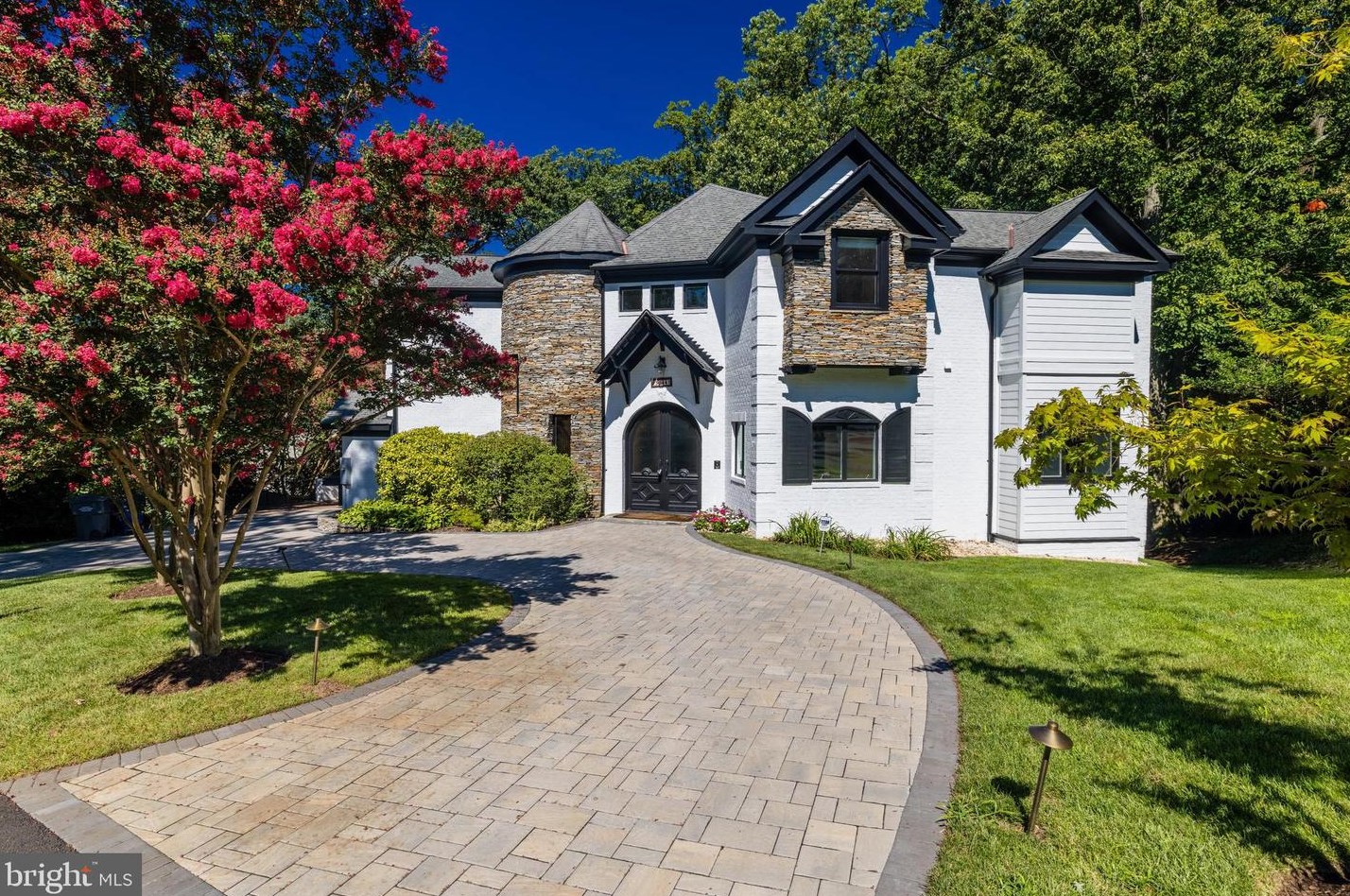 3044 Hazelton St, Falls Church, VA 22044