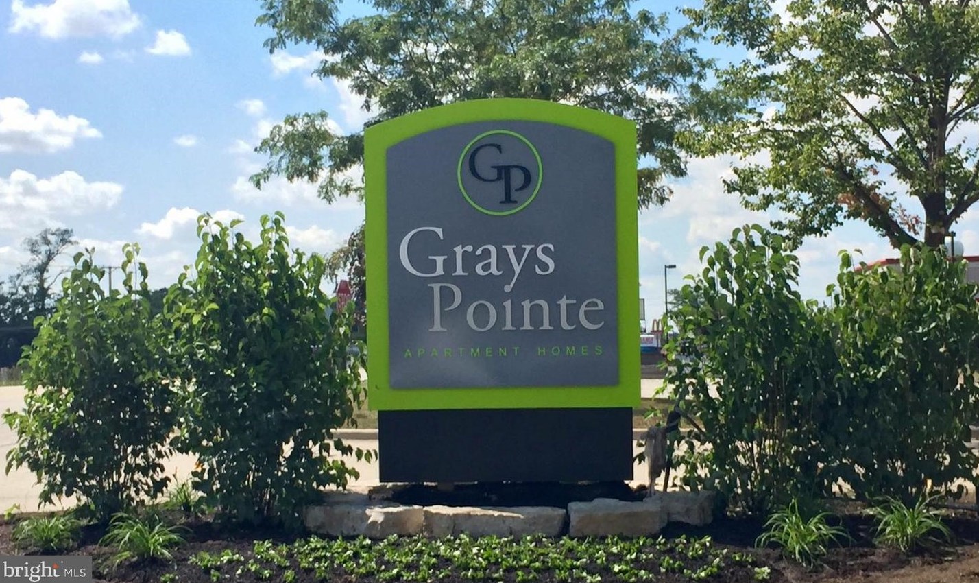 12890 Grays Pointe Rd, Fairfax VA  22033-2140 exterior