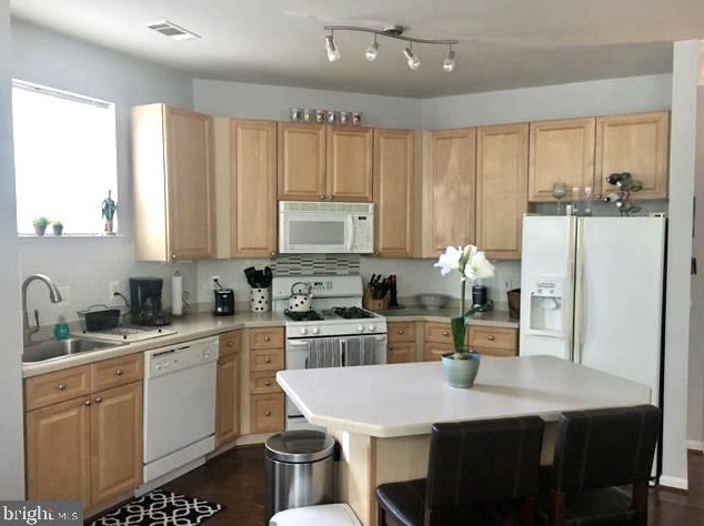 9480 Virginia Center Blvd #11, Vienna, VA 22181