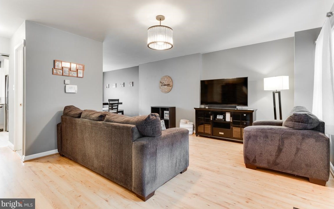 14826 Maidstone Ct, Centreville, VA 20120-1870