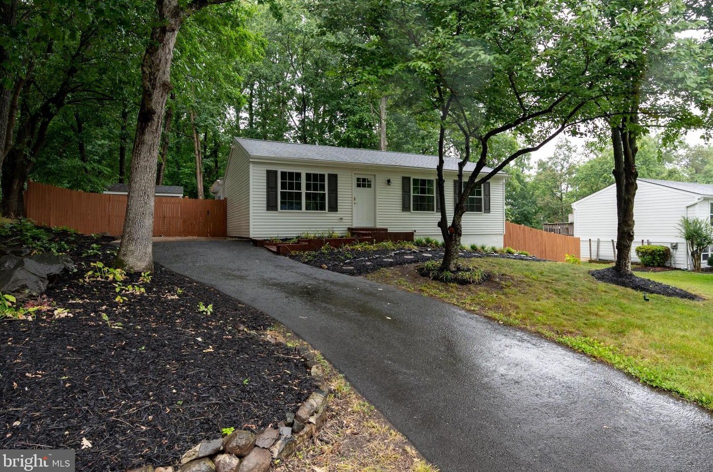 15244 Louis Mill Dr, Fairfax, VA 20151-1317