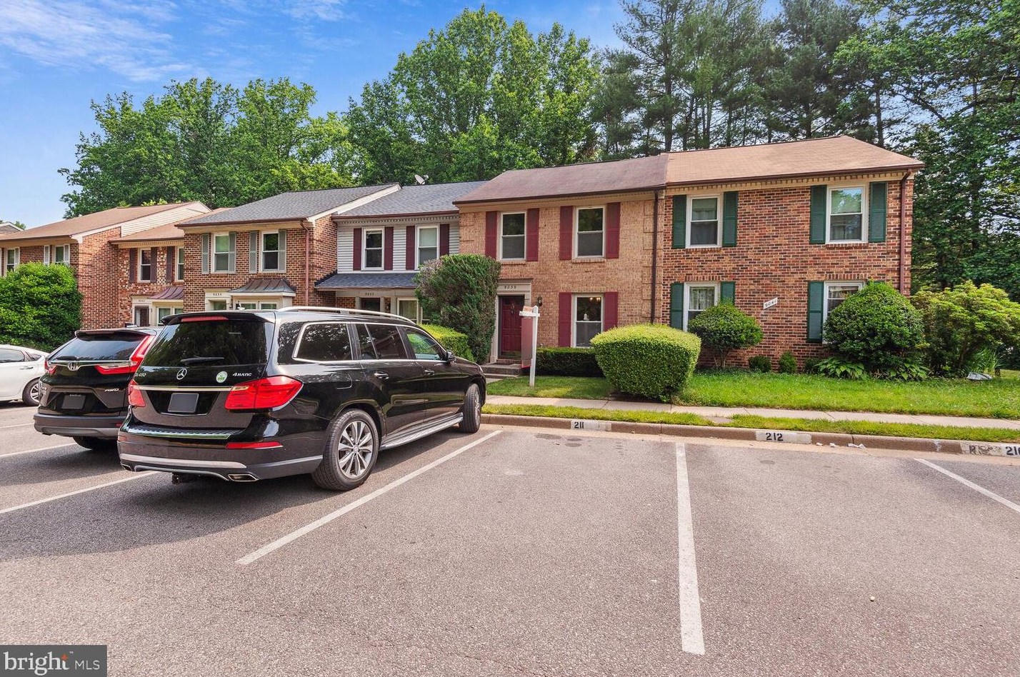 9039 Armendown Dr, Springfield, VA 22152