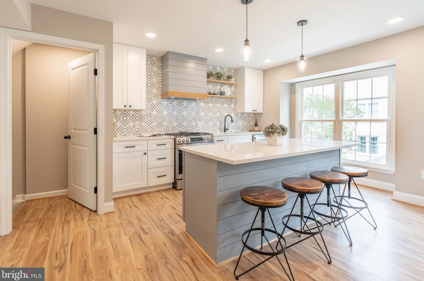 4717 Gainsborough Dr, Fairfax VA 22032-2379 exterior