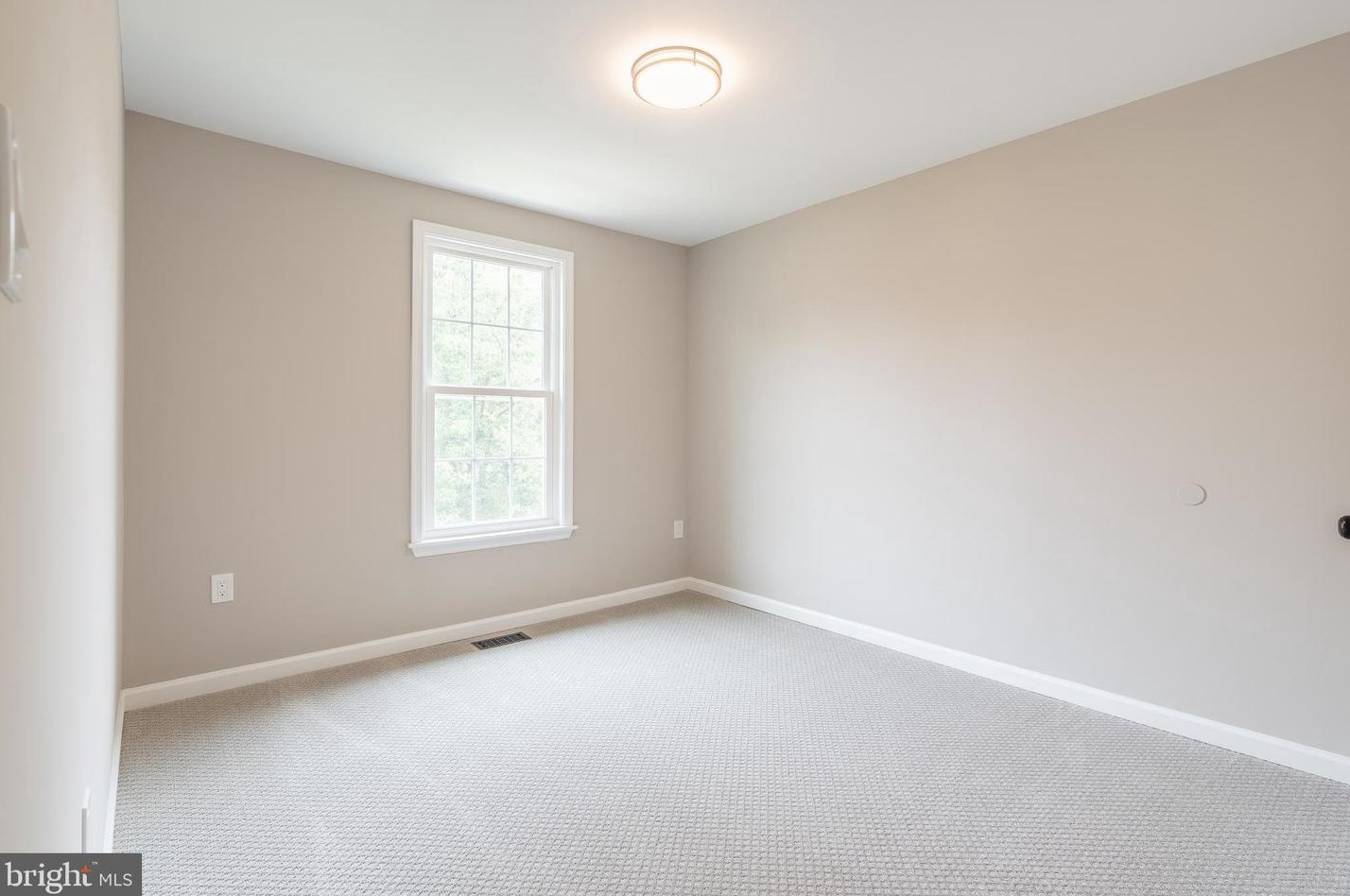 4717 Gainsborough Dr, Fairfax VA 22032-2379 exterior