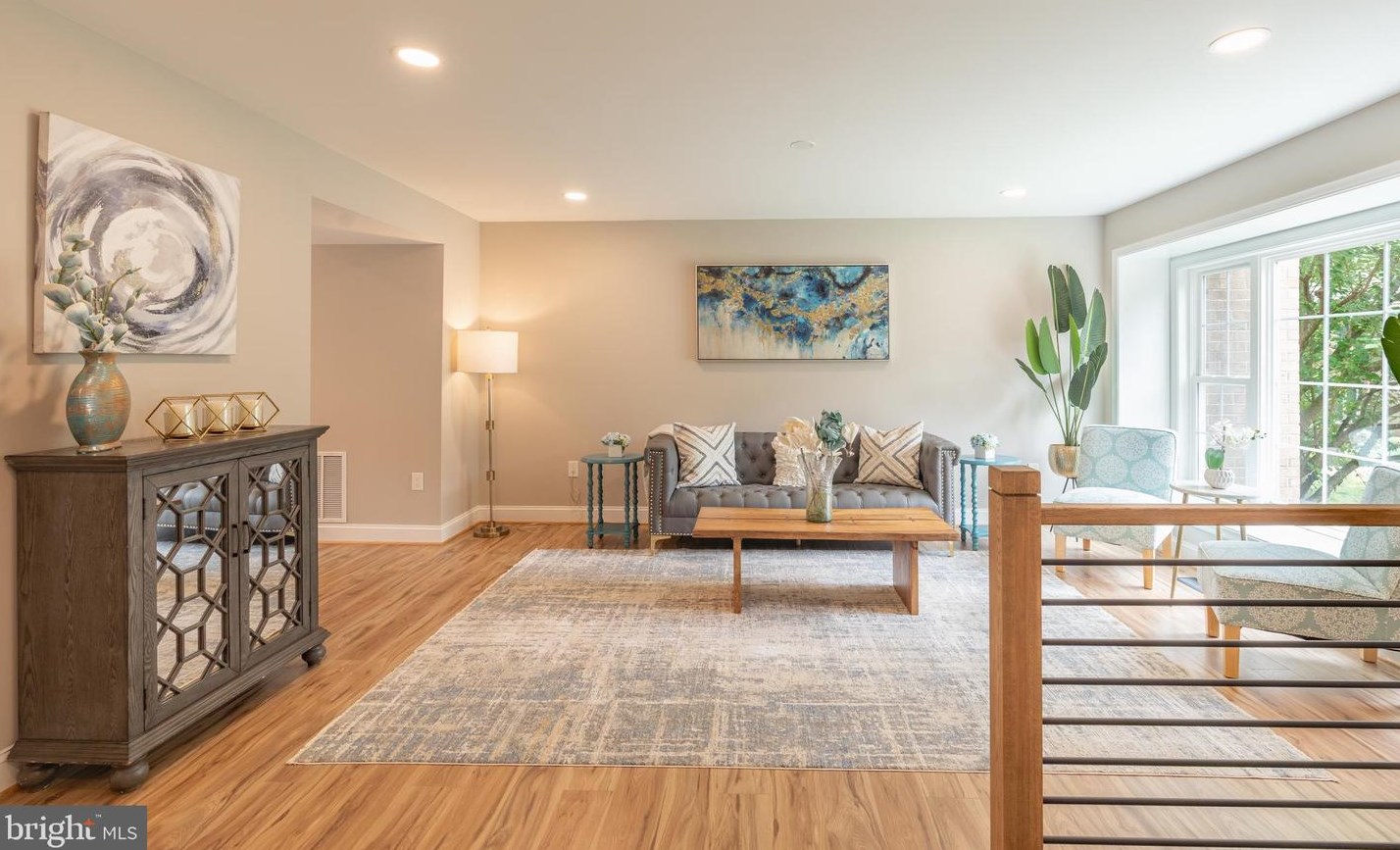 4717 Gainsborough Dr, Fairfax VA 22032-2379 exterior