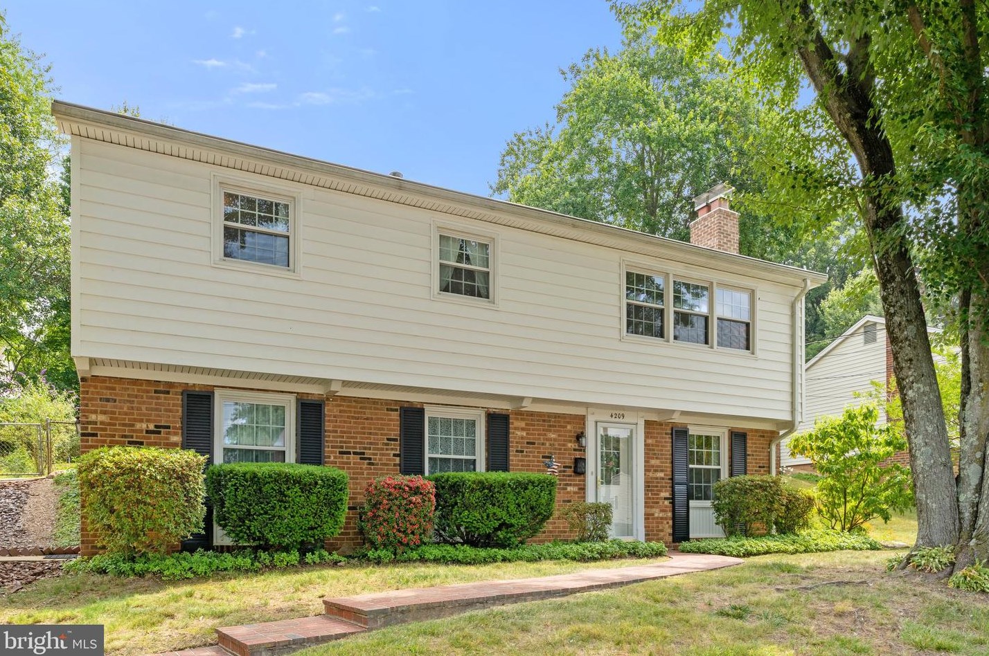 4209 Nutwood Way, Fairfax, VA 22032-1233