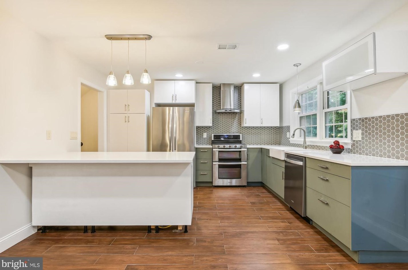 2811 Evelyn Ct, Vienna, VA 22180