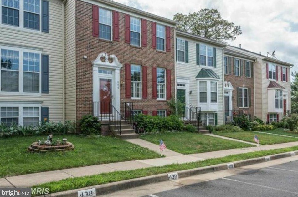 6479 Sharps Dr, Centreville, VA 20121-2387