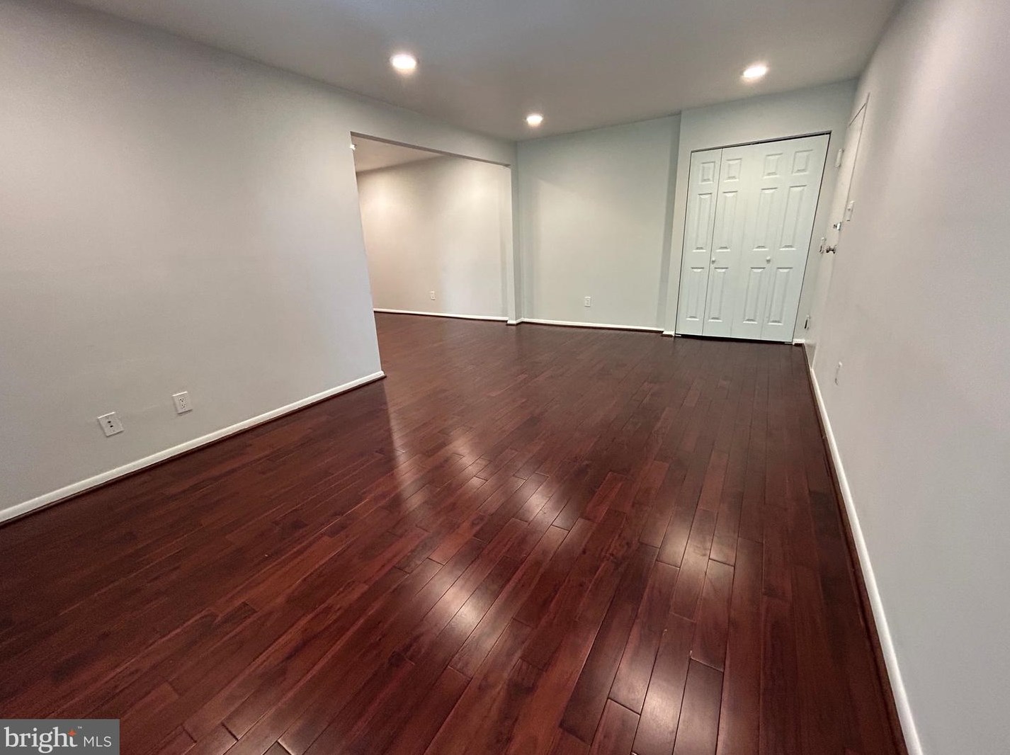 3314 Woodburn Village Dr #31, Annandale, VA 22003