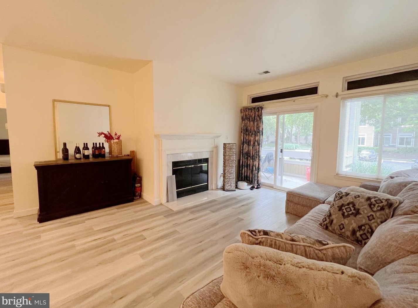 12354 Strong Ct, Fairfax, VA 22033