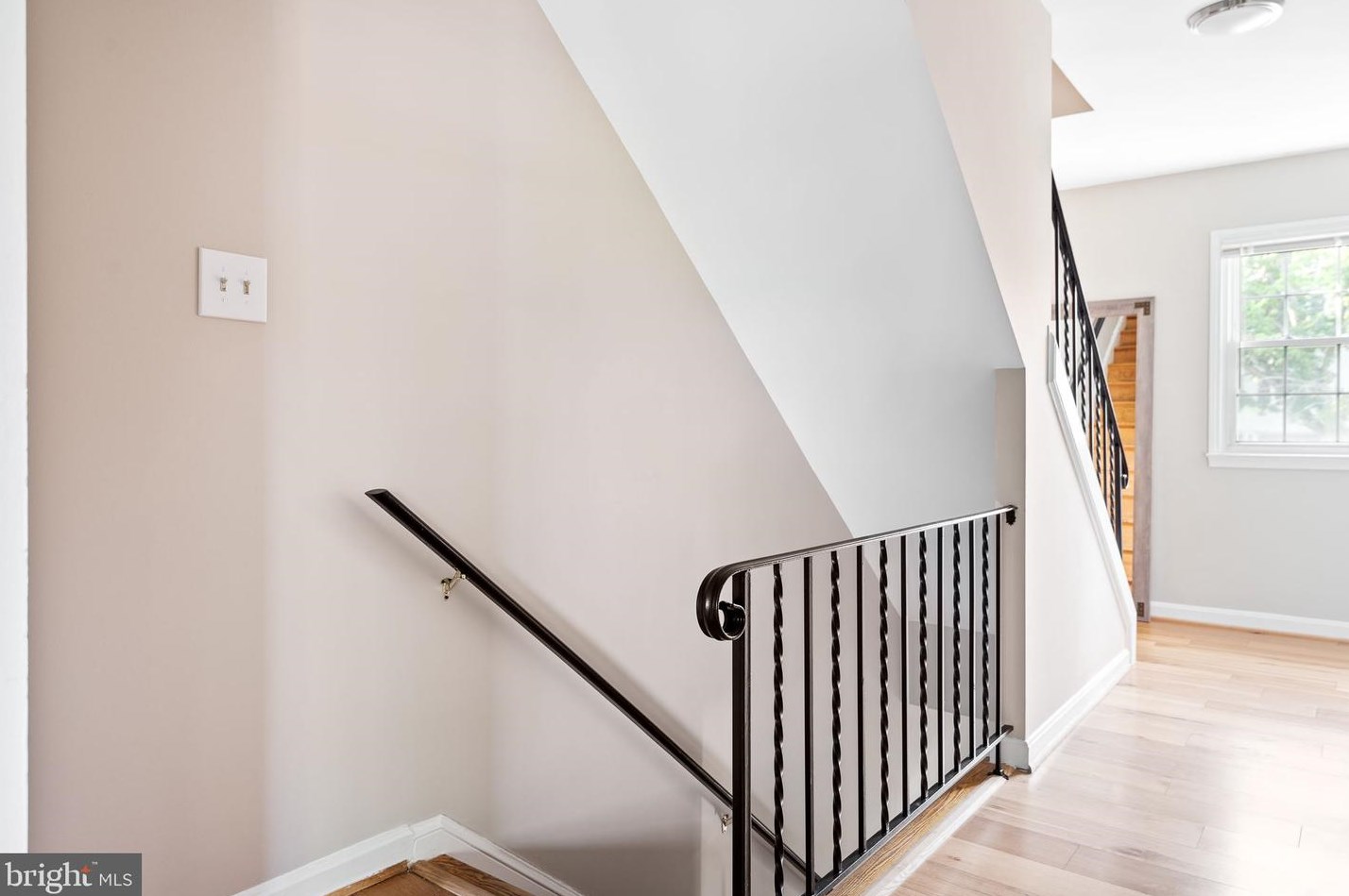 14813 Haymarket Ln, Centreville VA  20120-1834 exterior