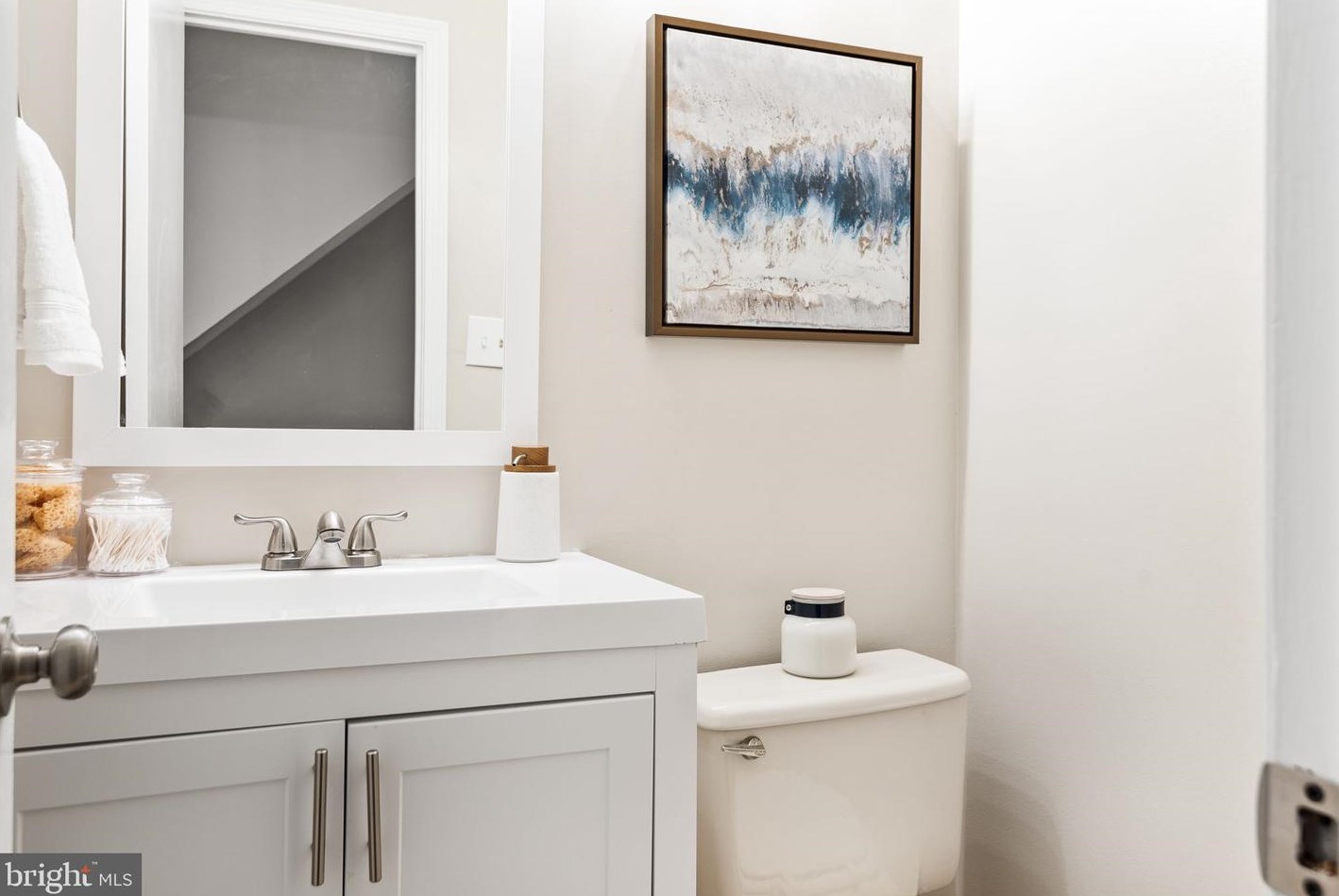 14813 Haymarket Ln, Centreville VA  20120-1834 exterior