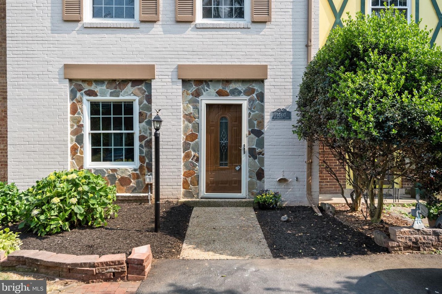 14813 Haymarket Ln, Centreville VA  20120-1836 exterior