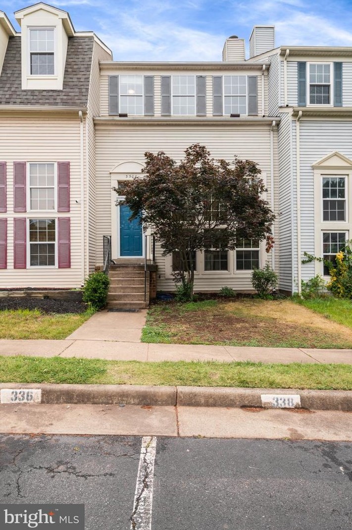 3308 Buckeye Ln, Fairfax, VA 22033-1225