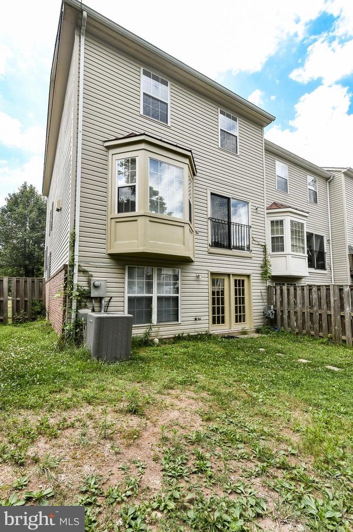 13100 Watchwood Ln, Fairfax, VA 22033