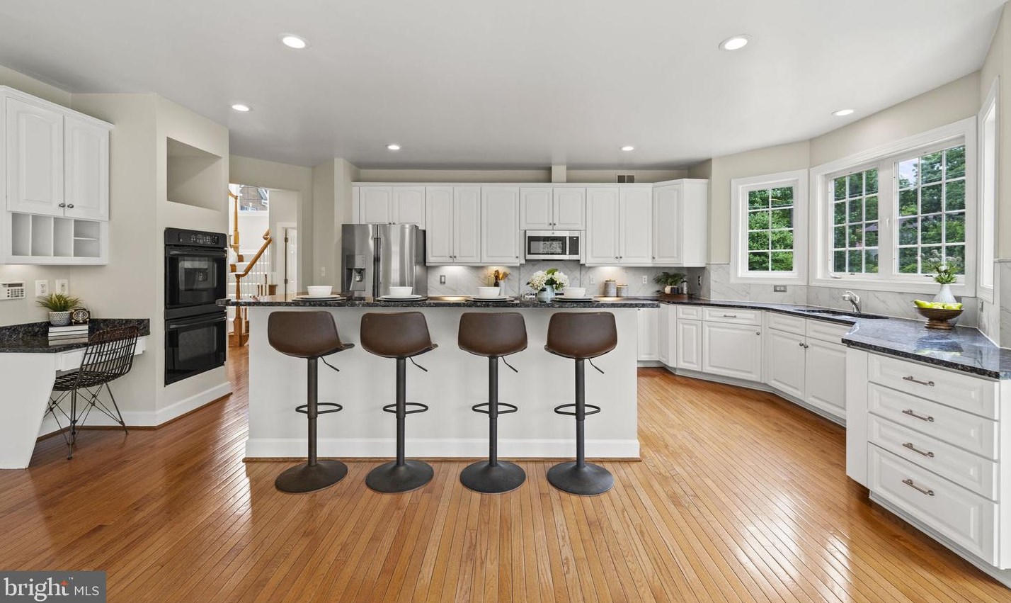 7887 Galesburg Pl, Vienna VA 22027-1030 exterior