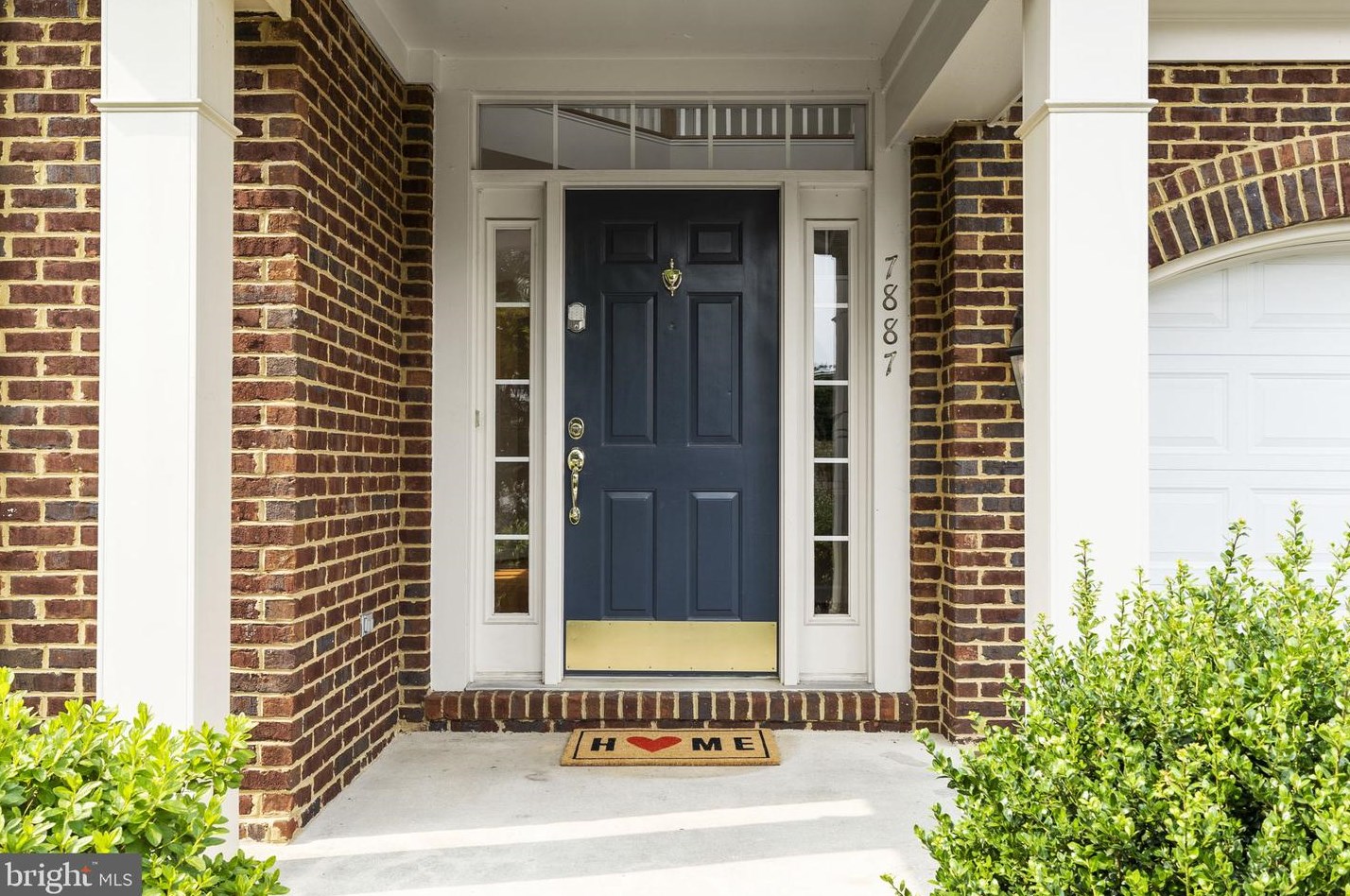 7887 Galesburg Pl, Vienna, VA 22027-1030
