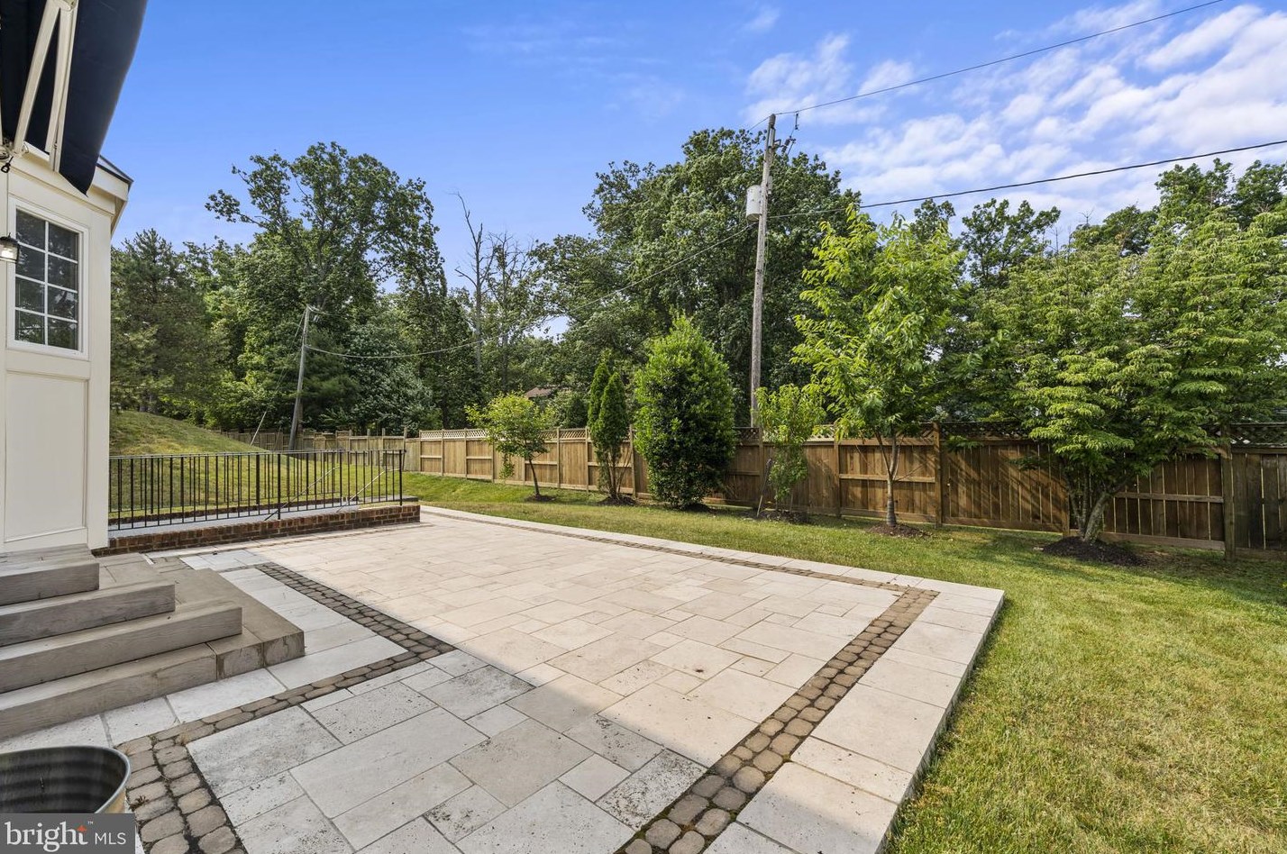 7887 Galesburg Pl, Vienna VA 22027-1030 exterior