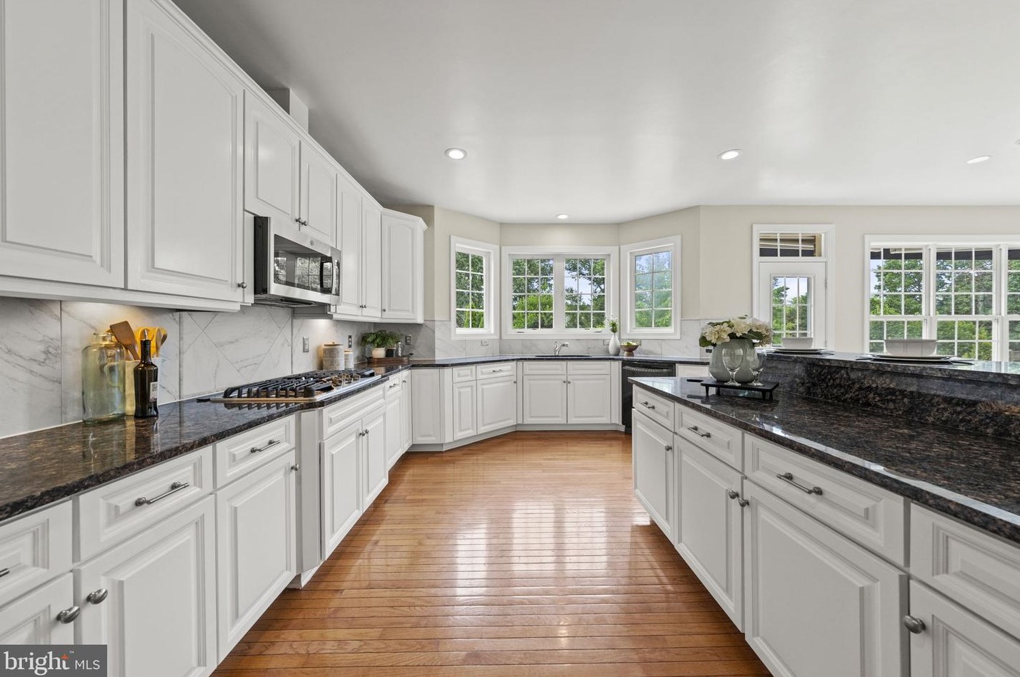 7887 Galesburg Pl, Vienna VA 22027-1030 exterior